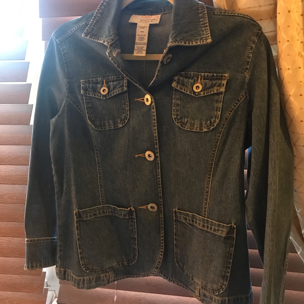 Ladies sag Harbor jean jacket; size petite medium